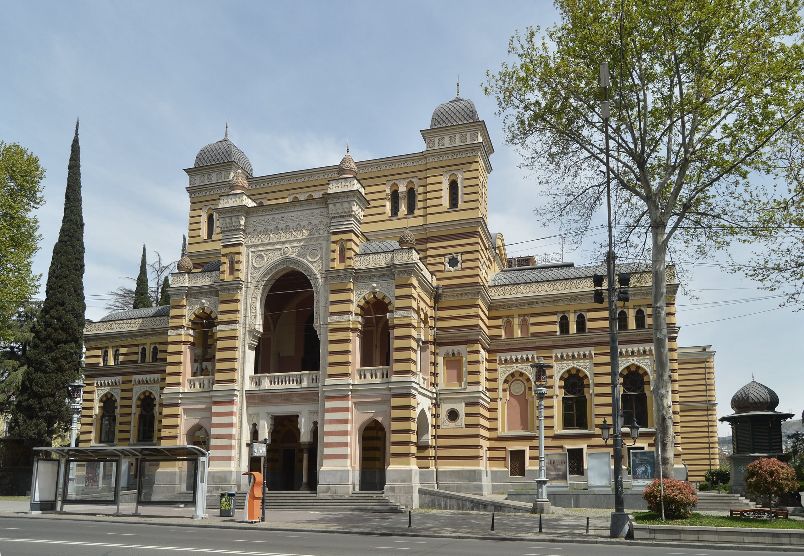 Тбилиси пройдет Международный конкурс вокалистов Opera Crown