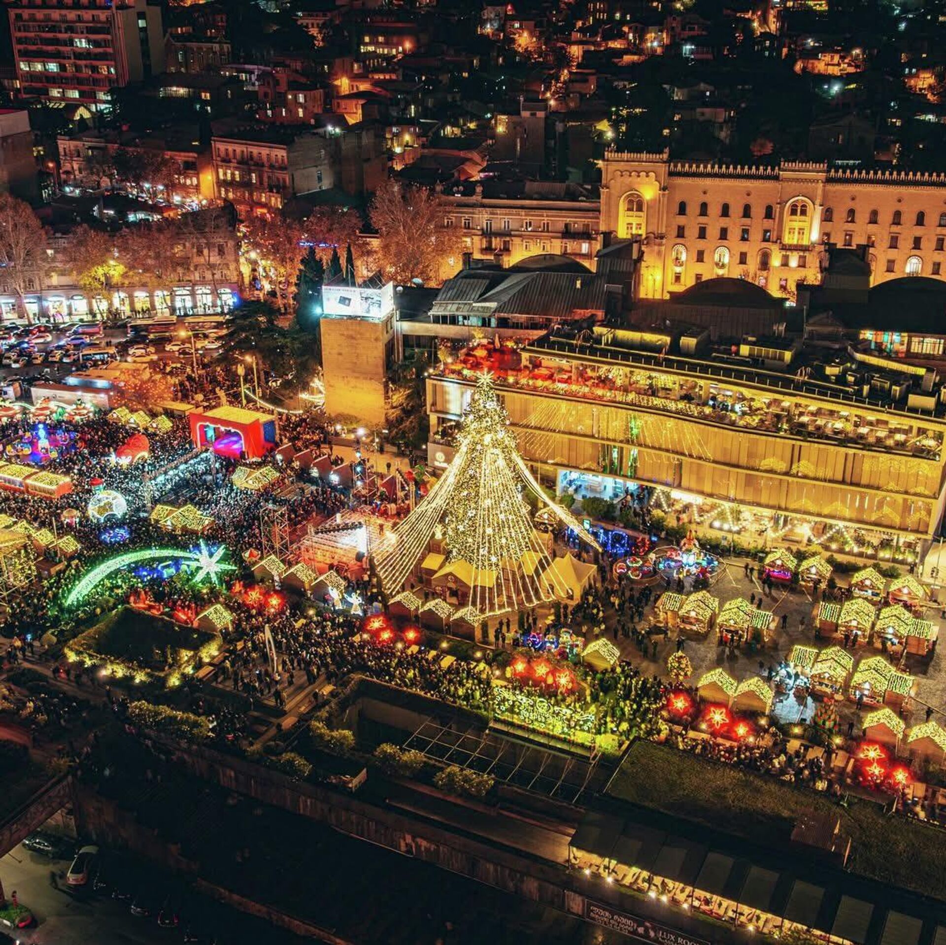 В Тбилиси в праздничные дни пройдут новогодние концерты