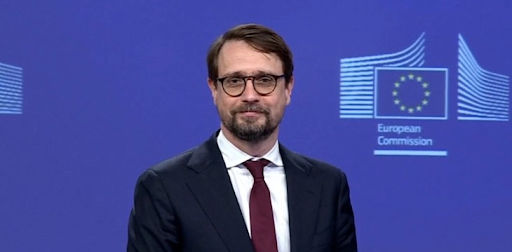 Еврокомиссия начала процесс приостановки безвизового режима для граждан Грузии с дипломатическими и служебными паспортами