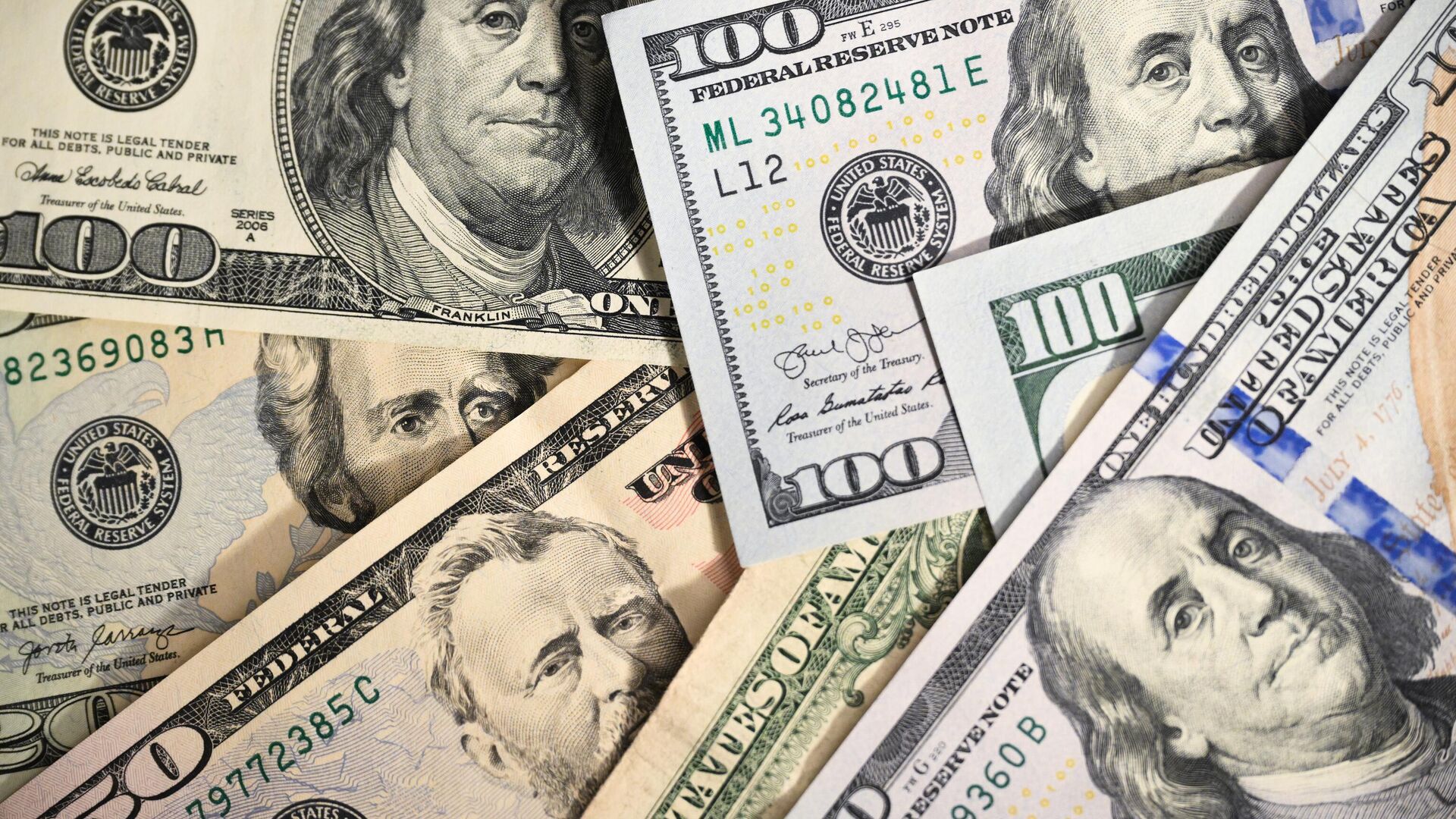 The Telegraph: Россия в 2018 году отправила Ирану 5 тонн наличных долларов