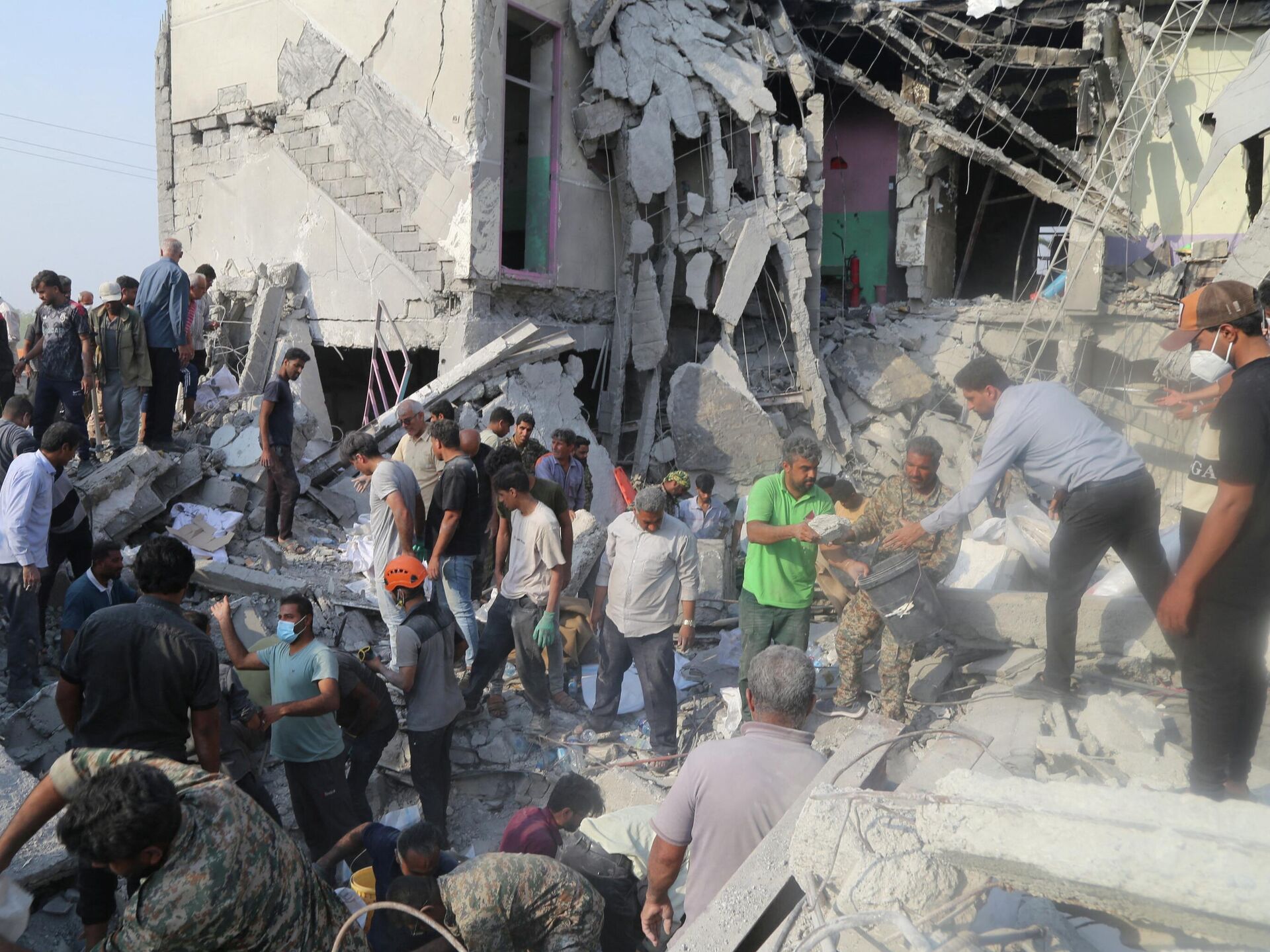 При атаке Израиля и США в Иране погибли более 200 человек