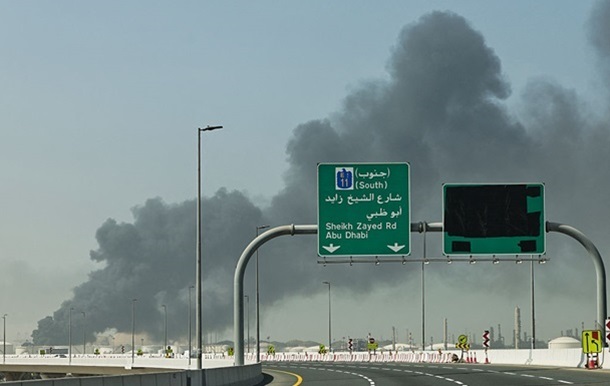 ОАЭ заявили, что сбили шесть ракет и 131 беспилотников запущенных из Ирана