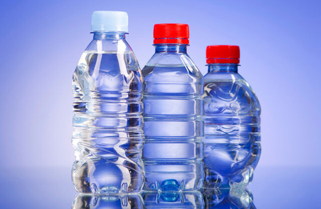 В Грузии будет запрещена продажа напитков в пластиковых бутылках