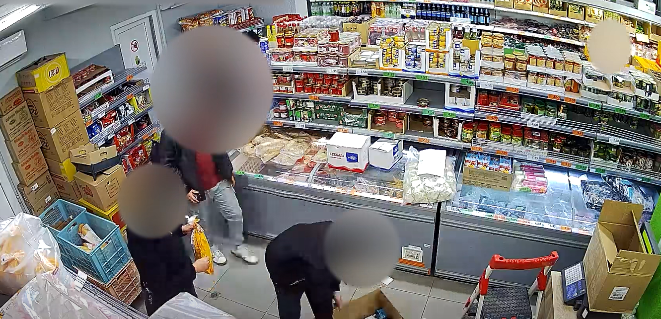 В Тбилиси группа несовершеннолетних грабила магазины и аптеки