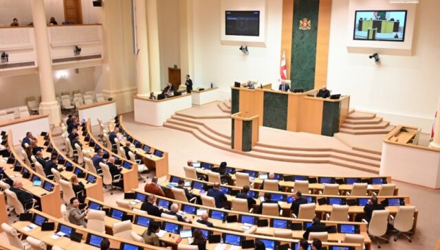 Парламент Грузии поддержал изменения в закон «О трудовой миграции»
