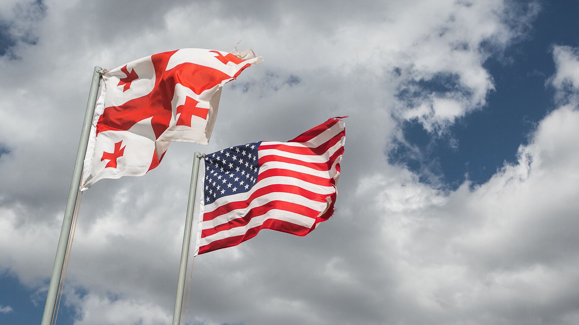 23 апреля 1992 года США открыли посольство в Тбилиси